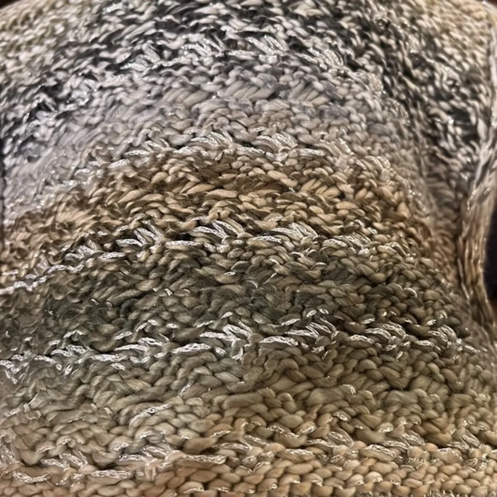 🎁 NWT Echo neutral & silver metallic textured infinity scarf, tan gray black